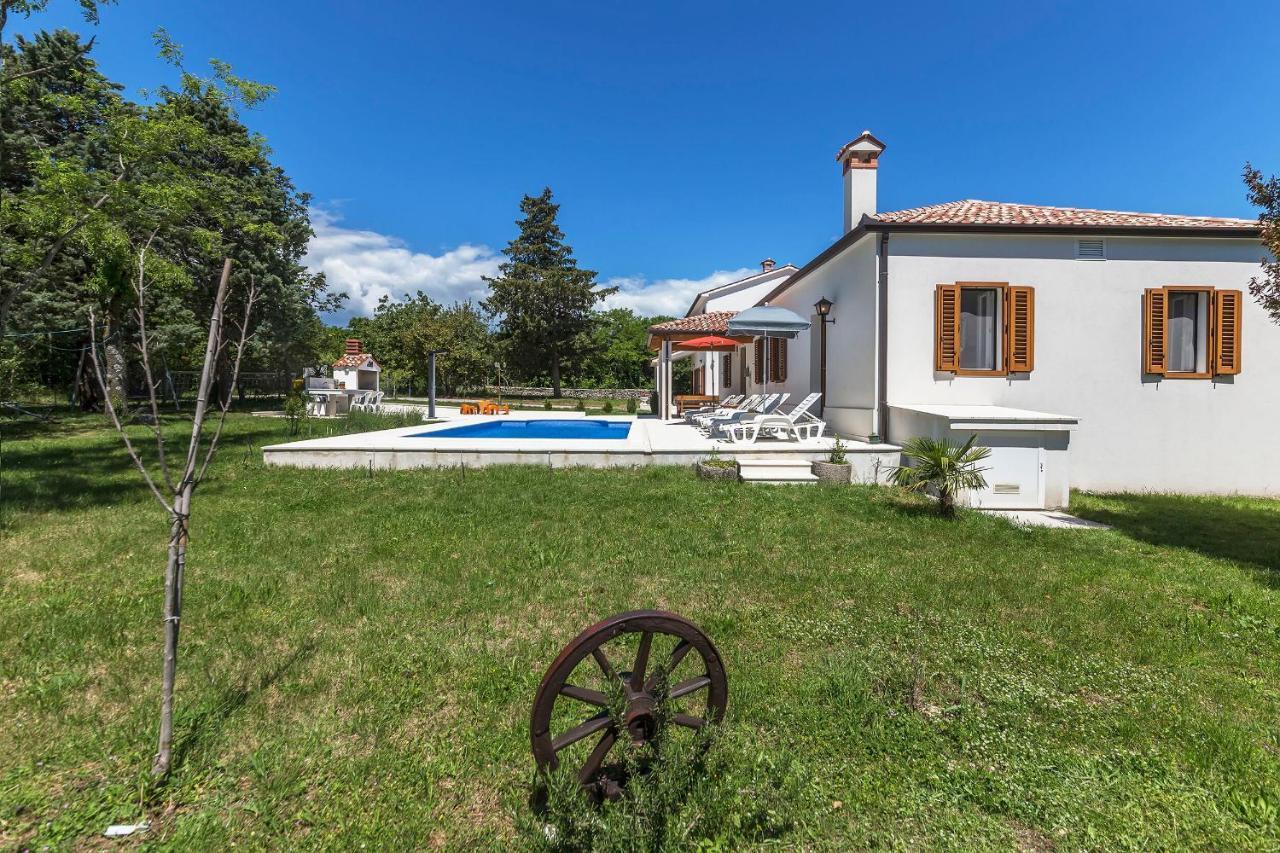 Villa Ana لابين المظهر الخارجي الصورة